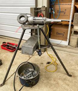 RIDGID Pipestand, Power Threader and Set of Dies