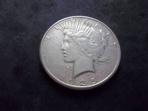 lot 33 image: 1925 S Peace Silver Dollar