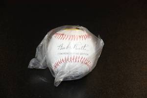Babe Ruth Facsimile Autograph Baseball wStand