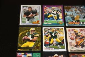 Brett Favre Green Bay Packers Football Card Lot  16 Cards