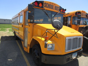 lot 675 image: FREIGHTLINER 25 PASSENGER HANDICAP SCHOOL BUS