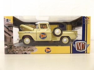 lot 7 image: 124 M2 1958 Chevrolet Apache Stepside