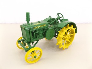 lot 27 image: Ertl 116 John Deere GP General Purpose Steel Wheeled Tractor