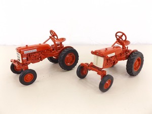 lot 37 image: 2&nbspErtl 116 Farmall Cub Tractor Variations