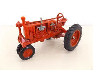 lot 39 image: Ertl 116 Farmall F20 Tractor Iowa Welcome Center 1991 Edition