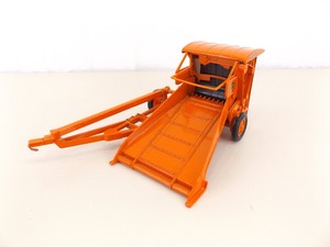 lot 41 image: Ertl 116 Allis Chalmers Roto Baler 