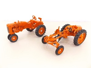 lot 43 image: Ertl 116 Allis Chalmers Model C and Model G Tractor with Plow 