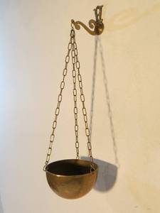 lot 39 image: VINTAGE Hanging Brass Planter