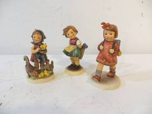 lot 42 image: Lot of 3 Hummel Figurines 13