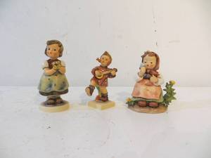lot 43 image: Lot of 3 Hummel Figurines 23