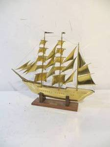lot 50 image: VINTAGE Solid Brass Model of Sailing Ship The Sagres