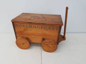 Childrens Toy Box on Wheels