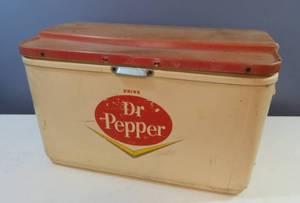 lot 3 image: VINTAGE Dr. Pepper Cooler