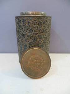 lot 10 image: VINTAGE Grocers Tin