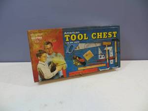 lot 29 image: VINTAGE American Tool Chest Toy