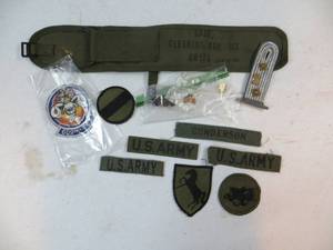 lot 40 image: VINTAGE Army Patches