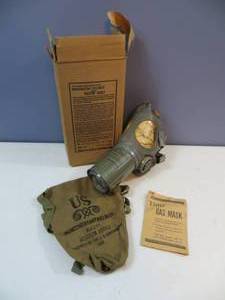 lot 47 image: VINTAGE Gas Mask