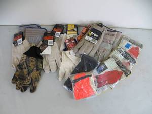 lot 74 image: Lot of Gloves & Rain Ponchos