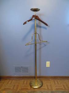 lot 80 image: VINTAGE Valet Stand