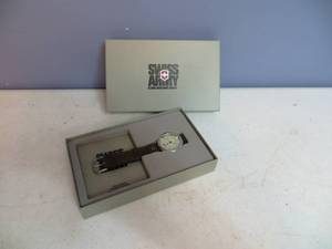 lot 82 image: Swiss Army Wristwatch 23