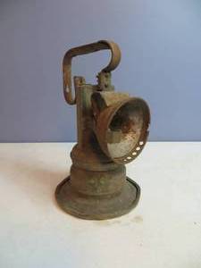 lot 99 image: VINTAGE Lantern