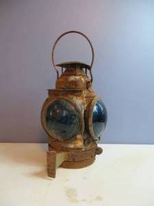 lot 110 image: VINTAGE Railroad Lamp