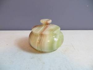 lot 147 image: VINTAGE Lidded Glass Trinket Dish