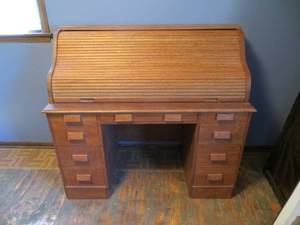 lot 172 image: Rolltop Desk