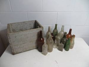 lot 195 image: Collection of VINTAGE Bottles