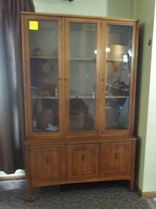 lot 250 image: China Hutch