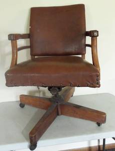 lot 275 image: Office Chair