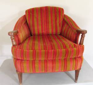 lot 281 image: Club Chair