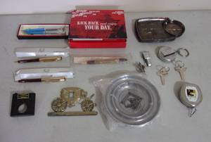 lot 283 image: Misc Vintage Advertisement pieces