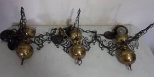 lot 291 image: 3 Hanging lights
