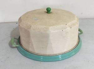 lot 297 image: Old Cake Dish