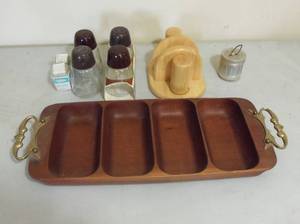 lot 307 image: Serving items