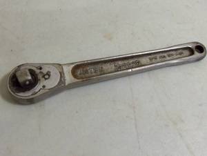lot 323 image: # 71 Snap on Socket Wrench