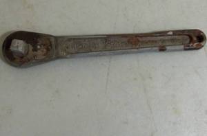 lot 324 image: # 71 Snap on Socket Wrench