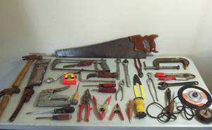 lot 332 image: Starter Hand tool set