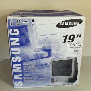 lot 335 image: 19 TV VCR Combo