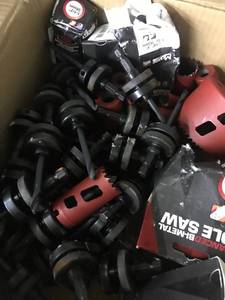 lot 4 image: Box Full of Hole Saws and Arbors