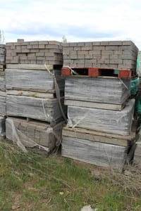 Lot of (8 Pallets) Paver Bricks 7x5x2.5in.