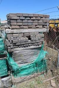 Lot of (4 Pallets) Paver Bricks Various Size