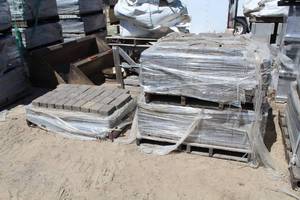 Lot of (3 Pallets) Paver Bricks 7x4.5x2.5in.