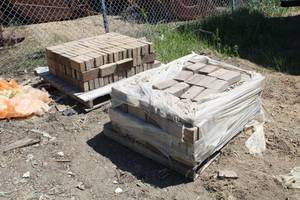 Lot of (2 Pallets) Paver Bricks 8x4x2in.