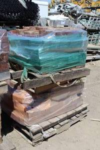 Lot of (2 Pallets) Paver Bricks 8x4x2in.