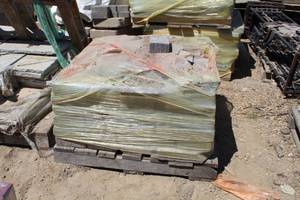 Lot of (1 Pallet) Paver Bricks 8.25x5.5x3in.