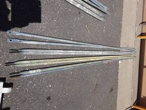 lot 10 image: 4-Pair Metal Tech 7 x 4 Scaffolding Cross Braces