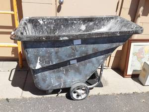 lot 16 image: Rubbermaid 1005 12 Cubic Yard Rolling Garbage Can
