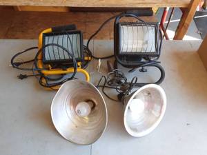 lot 19 image: 4-Work Lights